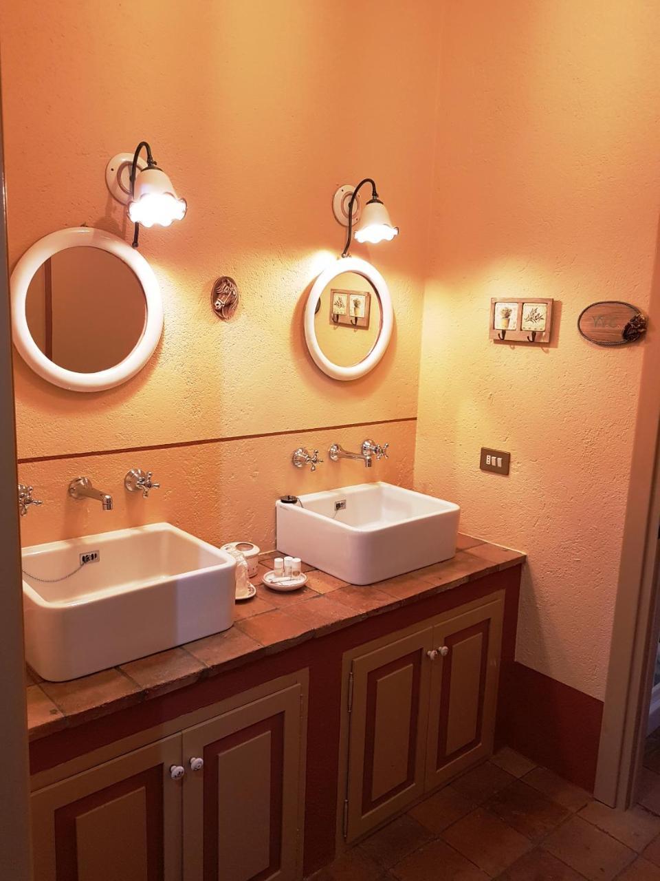 B&B La Cascina Di Monia E Mario Borgo Ticino Extérieur photo